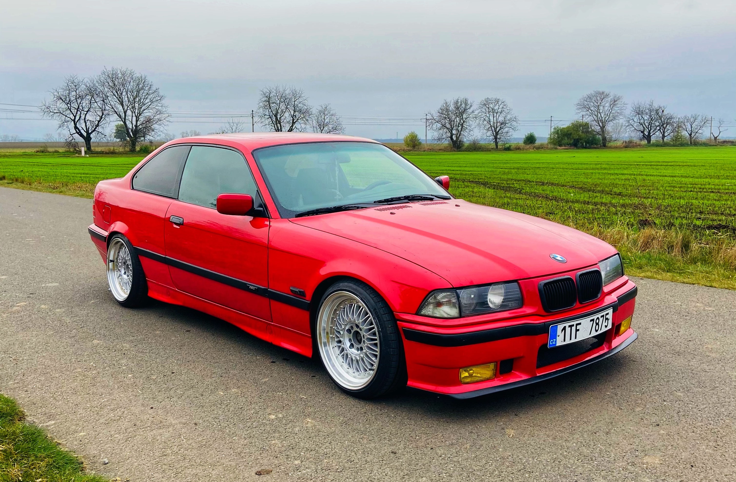 bmw-e36-coupe-325i-141kw-od-radka-3-min